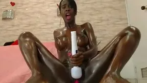 Ebony Milf Reveals Her Big Boobs