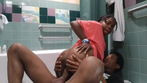 BOOTY BOUNCIN ON A FAT BBC