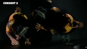 Ebony jock stretches her gaping lips wide